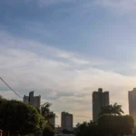 Semana começa com calor intenso e previsão de chuvas fortes em MS