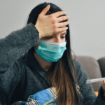 Casos de Covid-19 voltam a crescer e elevam registros de síndrome respiratória em cinco estados, aponta Fiocruz