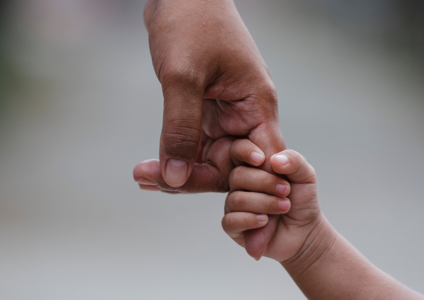 Mães já podem solicitar auxílio de R$ 600 para pagar creche ou cuidador em MS