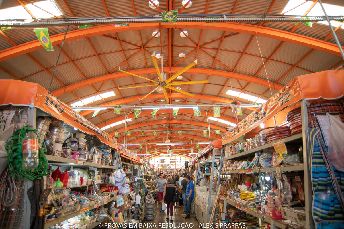 Vigilância inicia projeto de orientação aos comerciantes do Mercadão