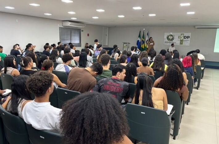 Governo de MS convoca 750 estudantes para receber bolsas de 1 salário mínimo por mês
