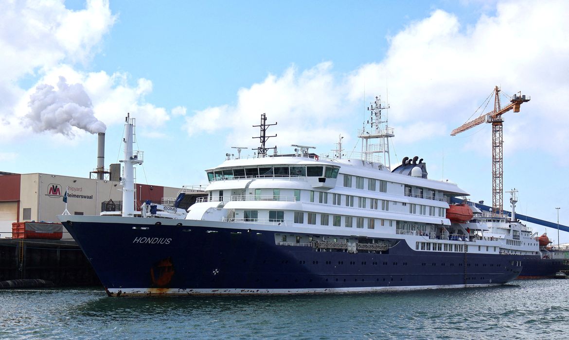 Hantavírus: OMS suspeita de rara transmissão entre humanos em navio
