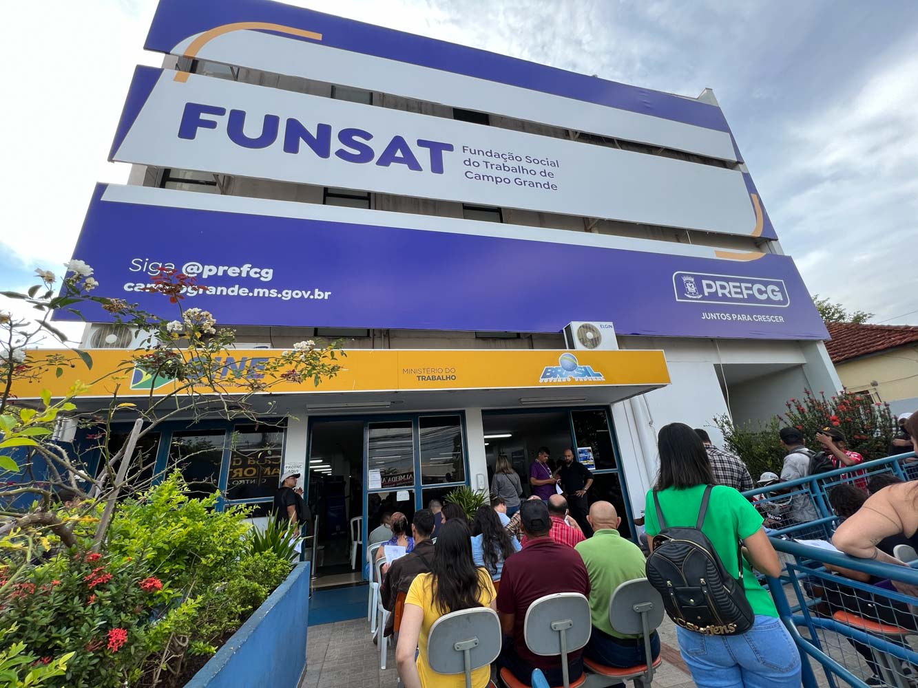 Funsat encerra julho com 995 vagas de emprego em Campo Grande
