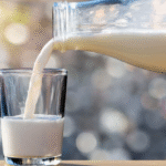 Leite passou a fazer mal? Especialistas explicam quando desconfiar de intolerância à lactose