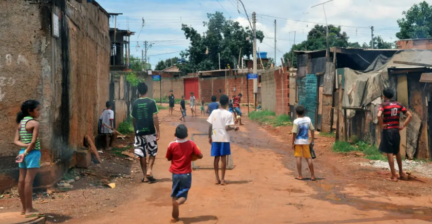 Brasil reduz pobreza, mas amplia desigualdades, mostra estudo