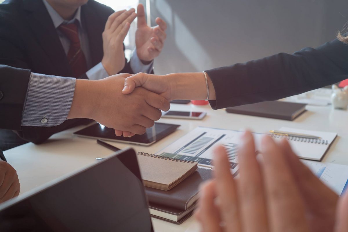 Trocar o emprego por uma empresa pronta vira alternativa para profissionais experientes