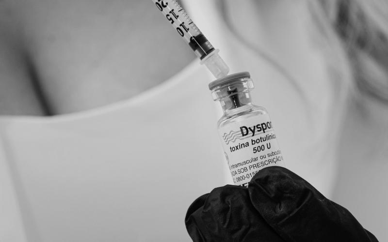 Anvisa proíbe medicamento falsificado utilizado em procedimentos estéticos; saiba identificar